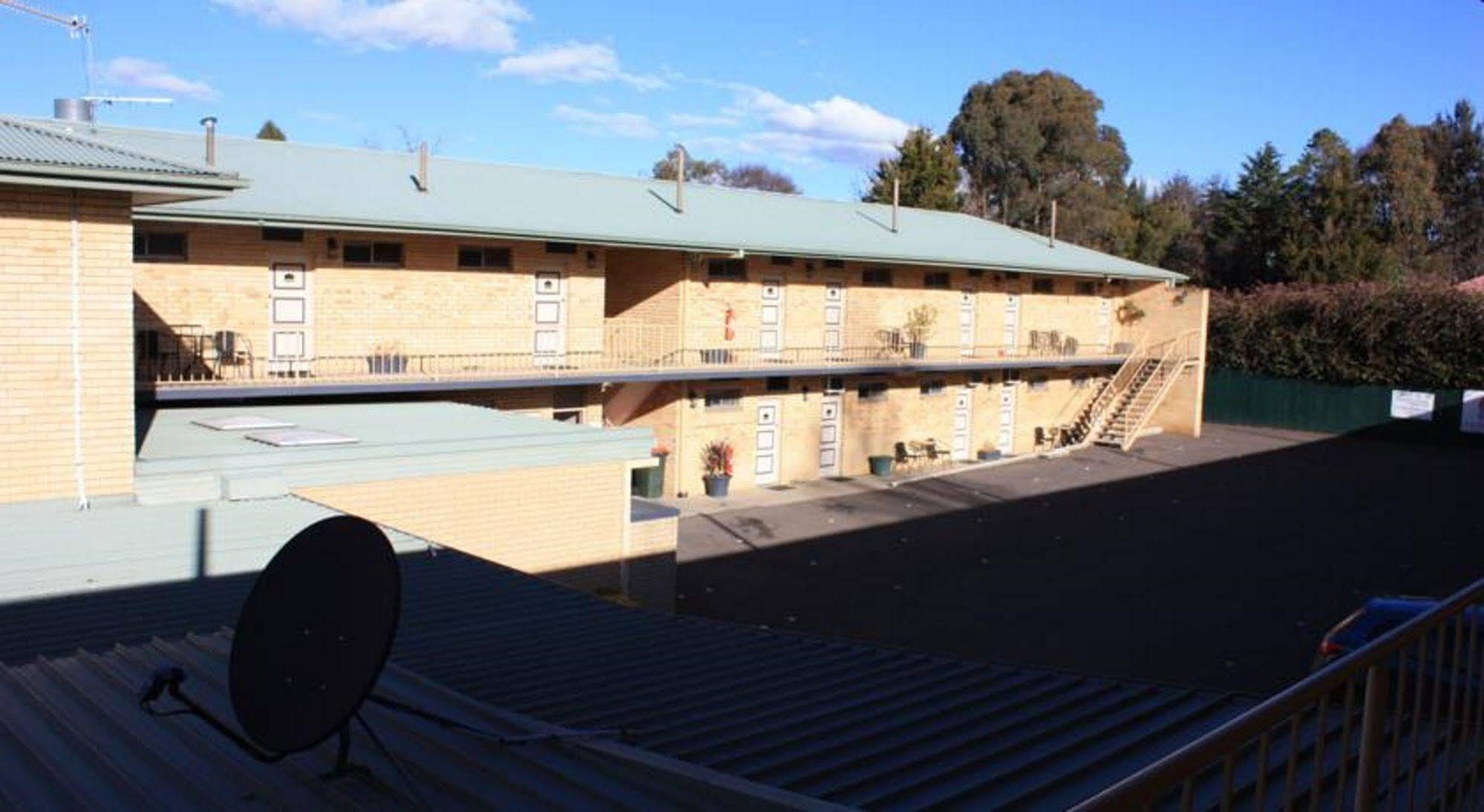 Country Comfort Armidale Motel Exterior photo